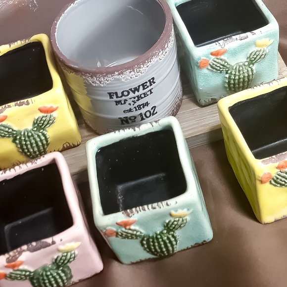 ADORABLE Miniature Clay Pots - Picture 3 of 4